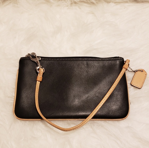 Authentic Leather Coach Wristlet - Picture 2 of 5